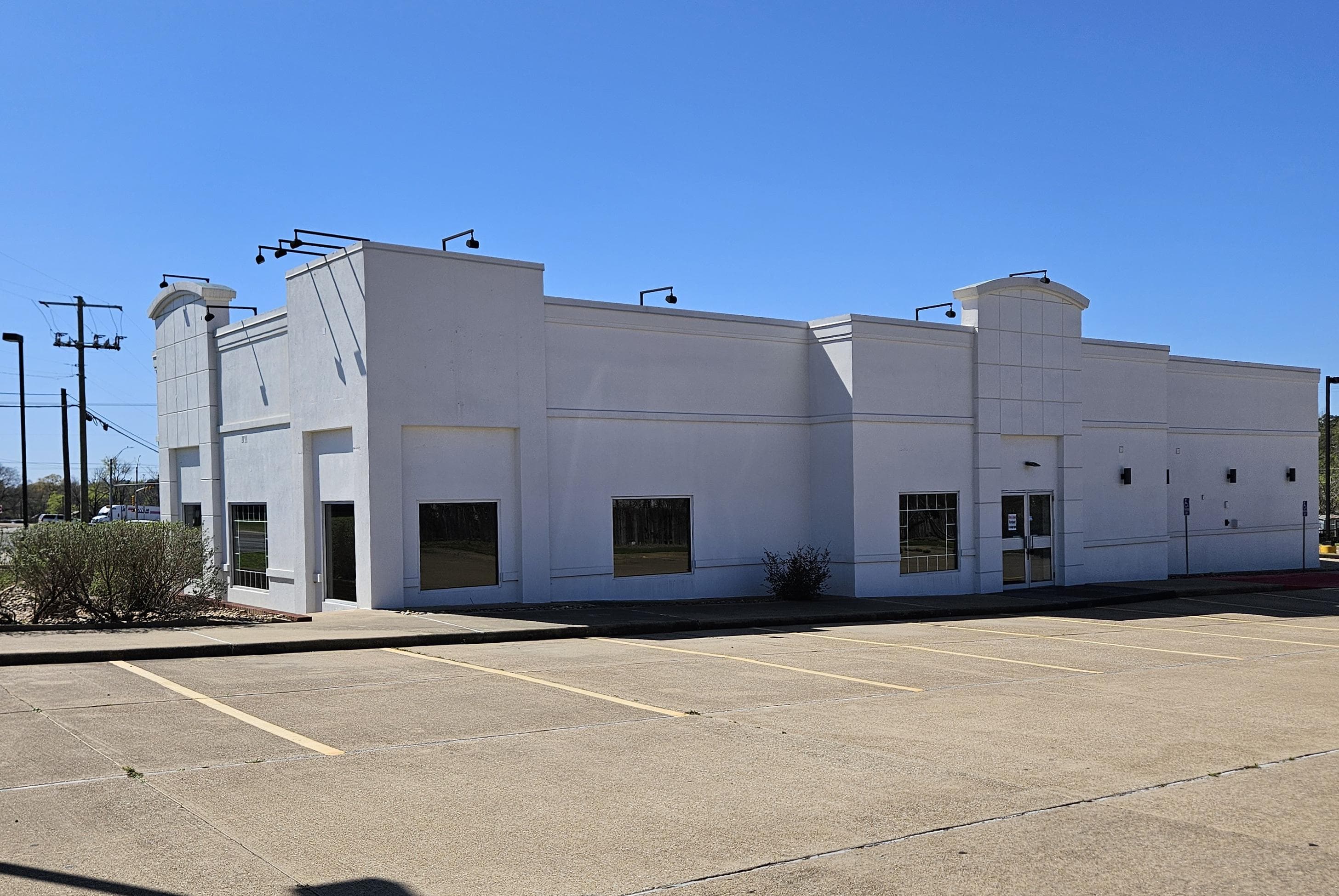 2nd Gen QSR - 1711 W Palestine Ave