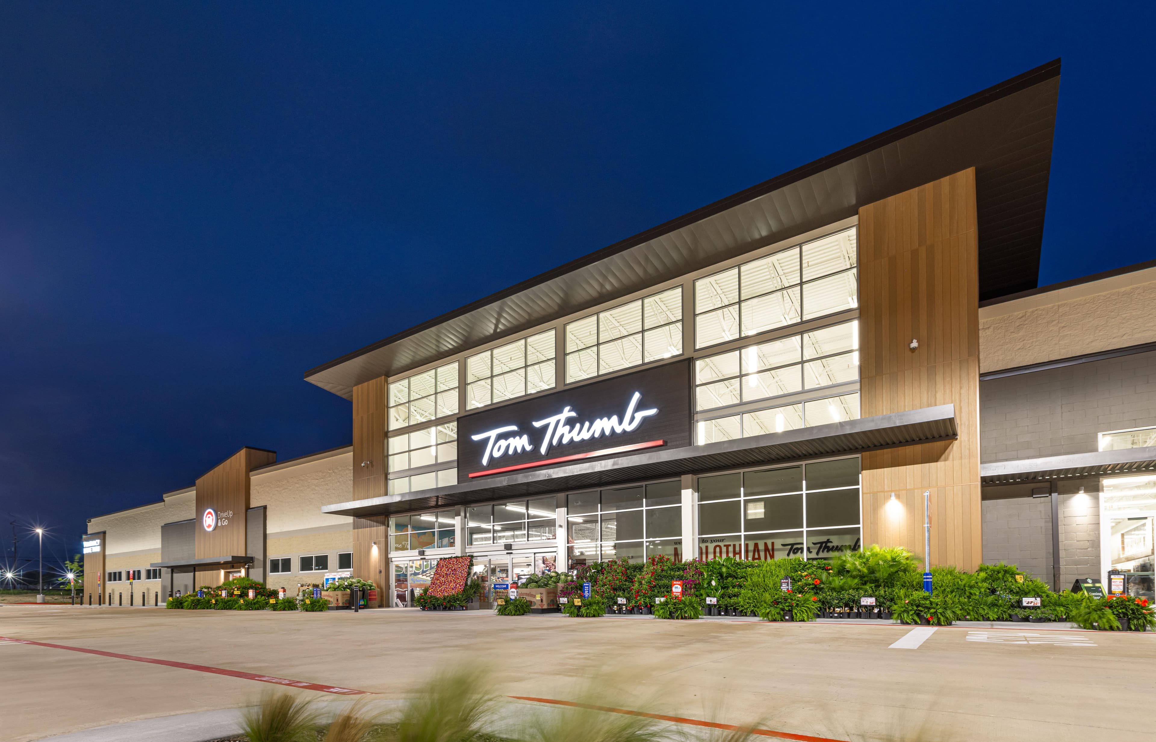 Tom Thumb Anchored Retail